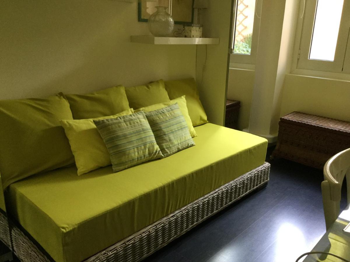 Chambre 1 Personne Avec Terrasse Centre Ville Marseille 3 Nuits Min , Femme Uniquement Экстерьер фото