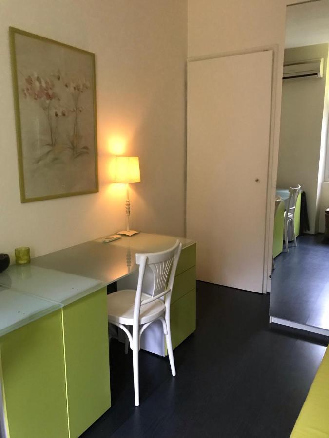 Chambre 1 Personne Avec Terrasse Centre Ville Marseille 3 Nuits Min , Femme Uniquement Экстерьер фото