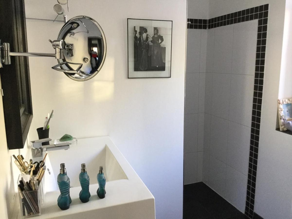 Chambre 1 Personne Avec Terrasse Centre Ville Marseille 3 Nuits Min , Femme Uniquement Экстерьер фото